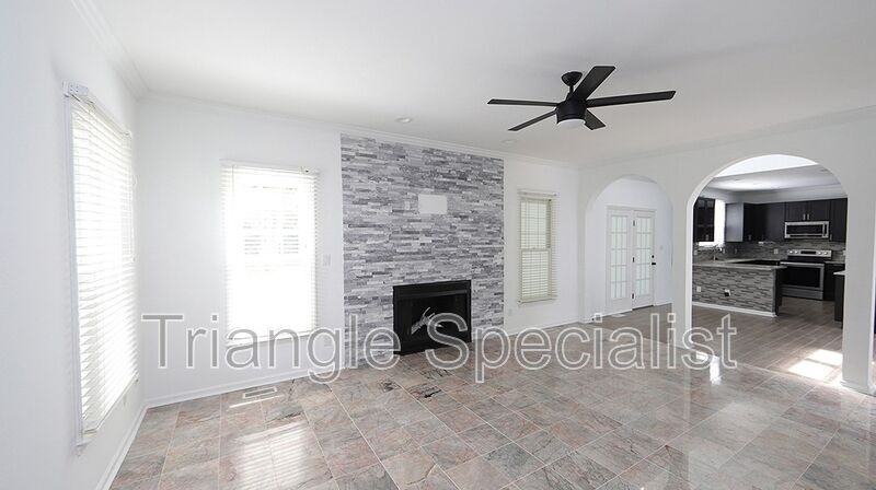 205 Brook Creek Dr - Photo 6 of 15