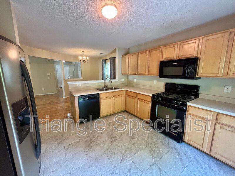 7 Thorton Ct - Photo 4 of 24