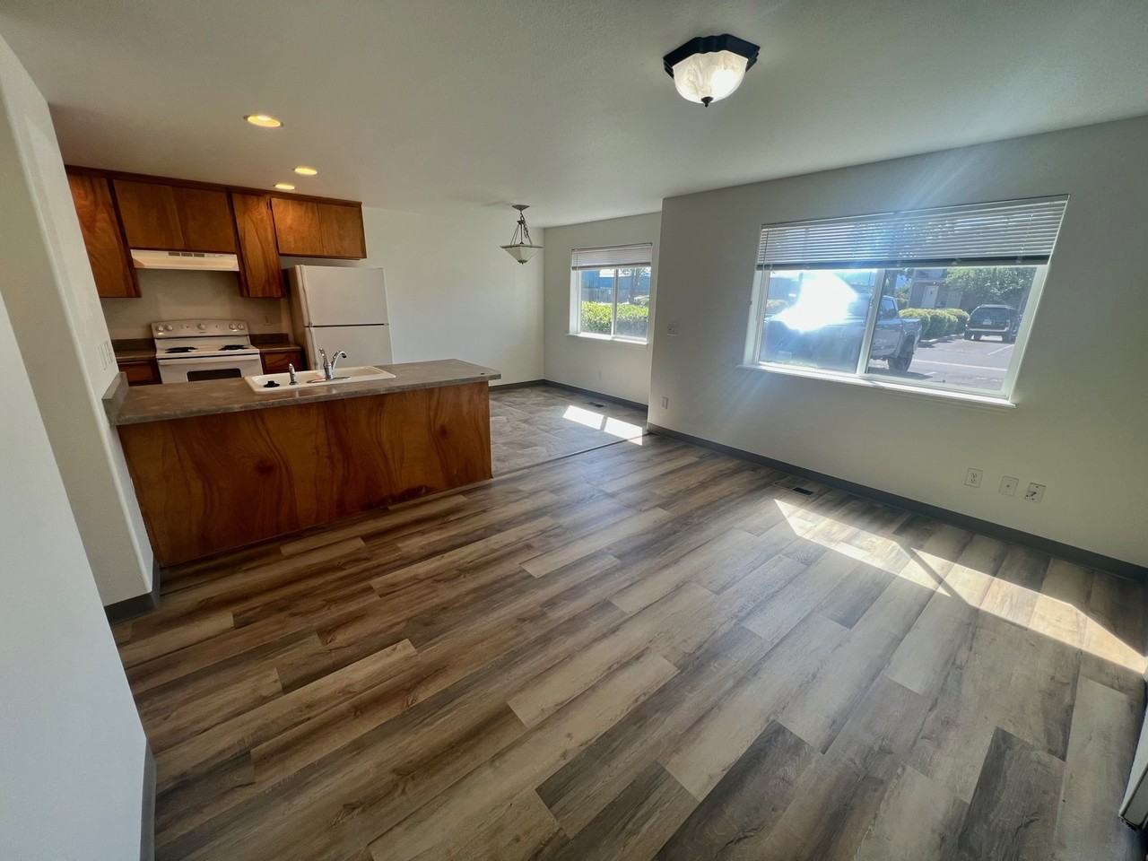 473, ID #, 3151 Forest Hills Drive Unit 6 - Photo 4 of 18