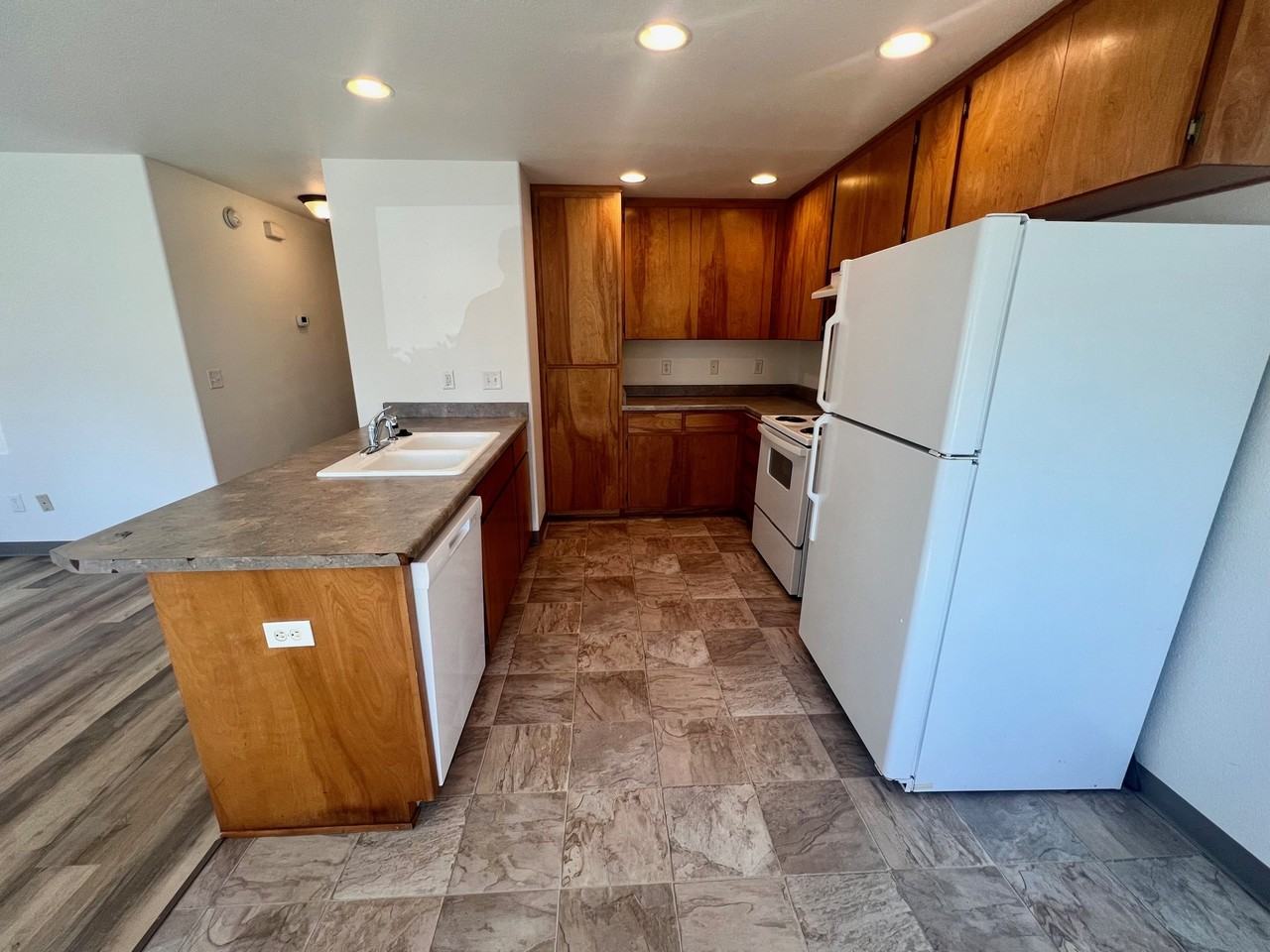 473, ID #, 3151 Forest Hills Drive Unit 6 - Photo 6 of 18