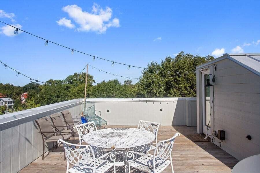 102 Line Street - Photo 3 of 33
