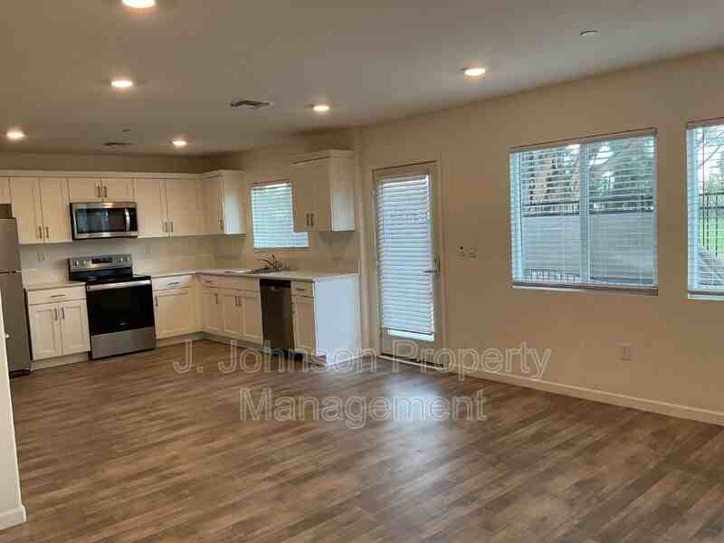 470 Miwok Ln - Photo 4 of 15