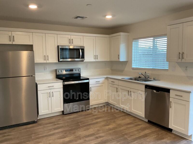 470 Miwok Ln - Photo 5 of 15