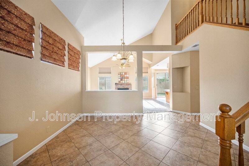 516 Carrigane Way - Photo 6 of 31