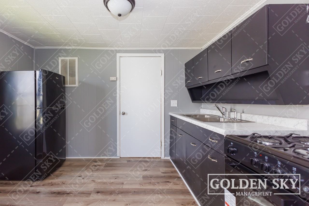 113 East 1st Street - Photo 6 of 10