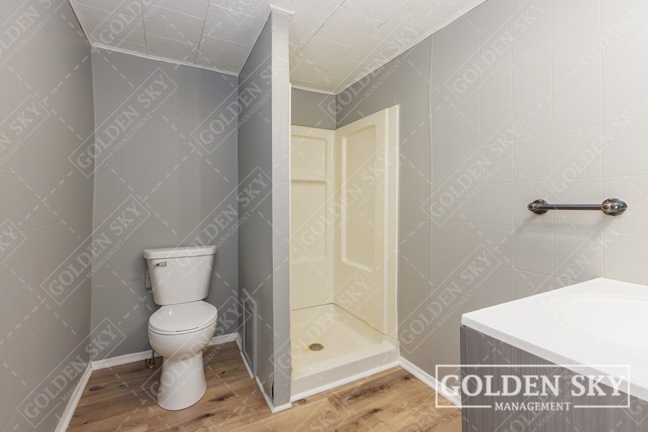 113 East 1st Street - Photo 7 of 10