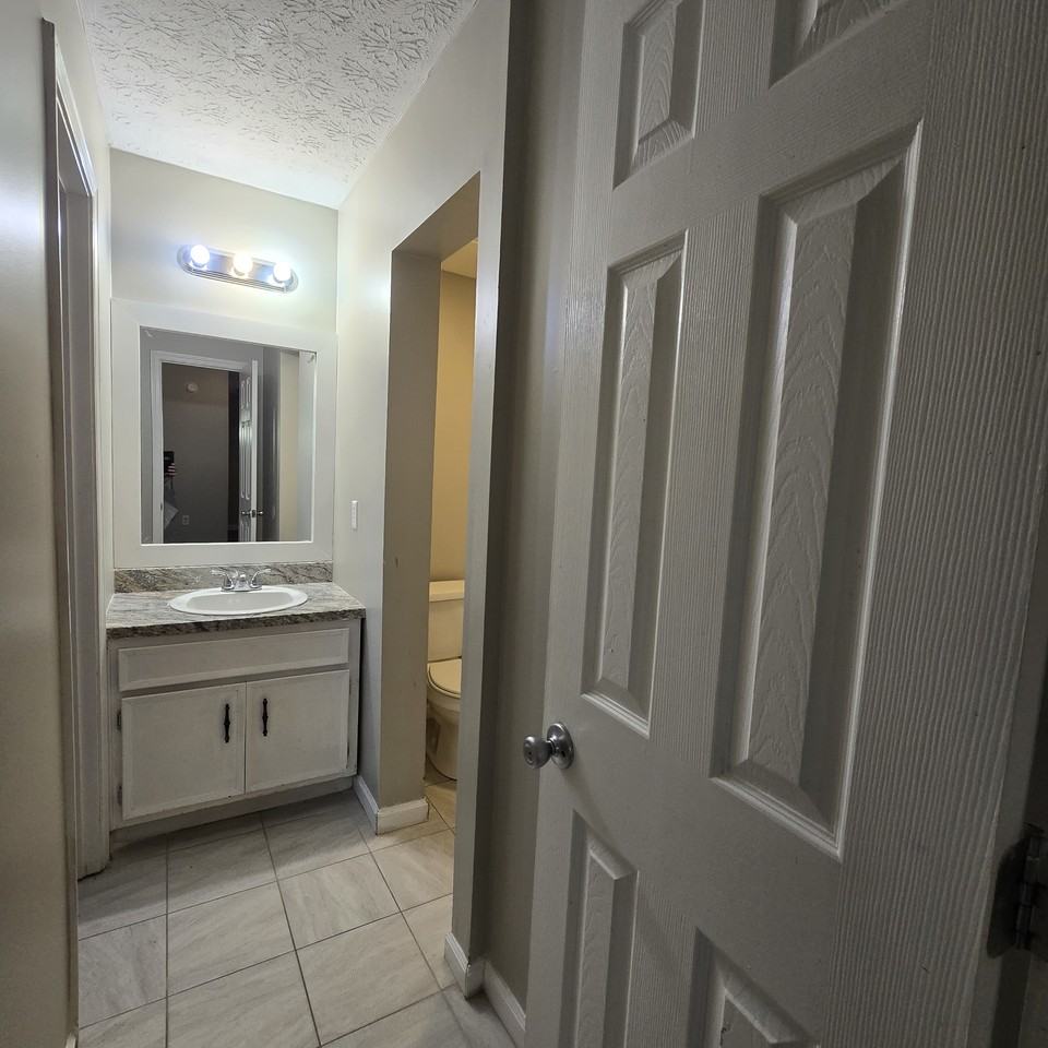 Ash Avenue Northeast - Photo 7 of 25