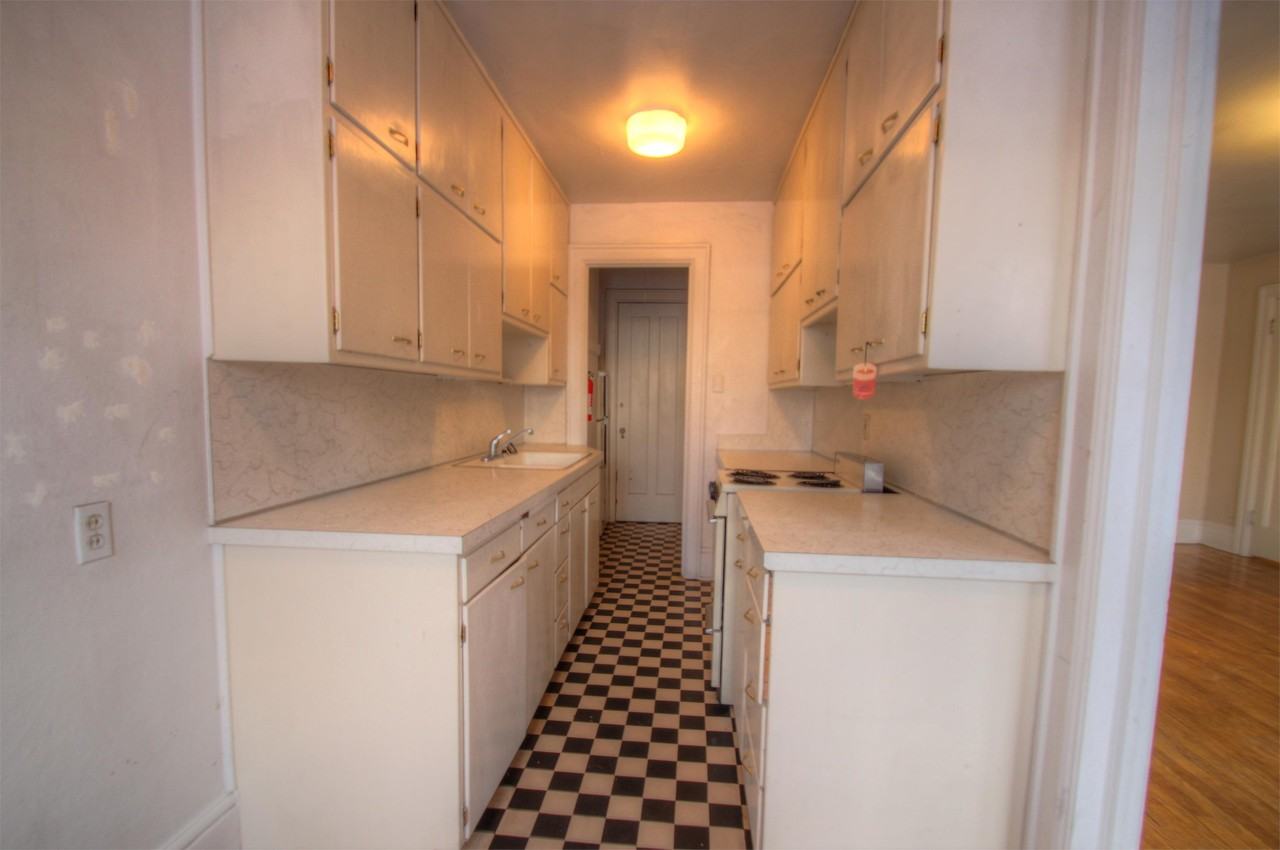 439 University Avenue - Photo 3 of 6