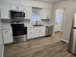 featured image of 1215 N Monroe St Apt B