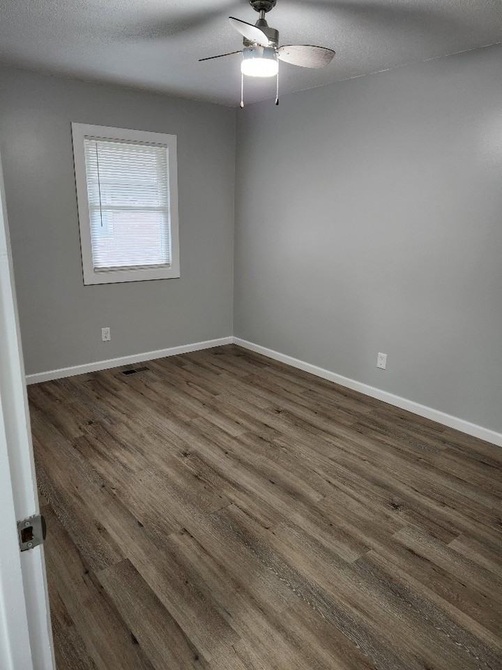 1215B North Monroe Street - Photo 5 of 10