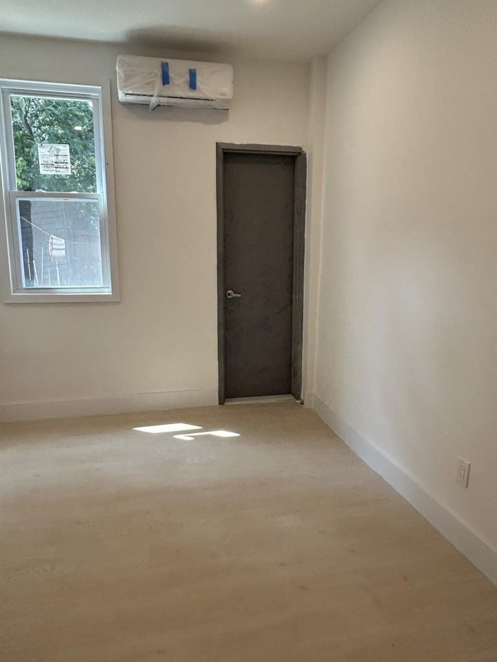 1191-1193 Summit - Photo 5 of 15