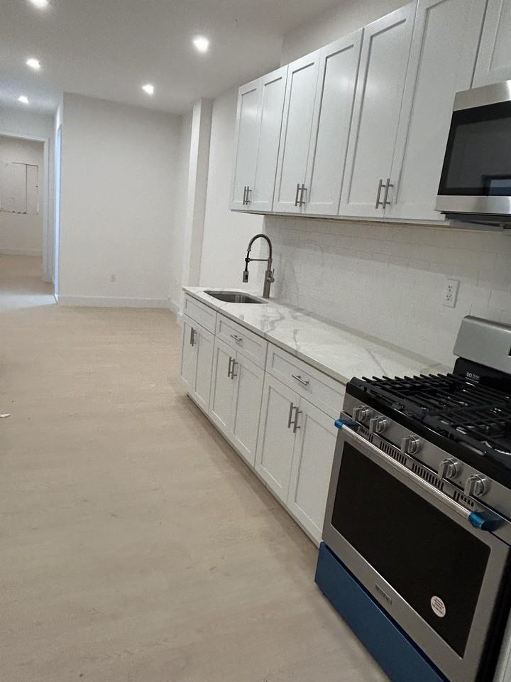 1191-1193 Summit - Photo 6 of 15