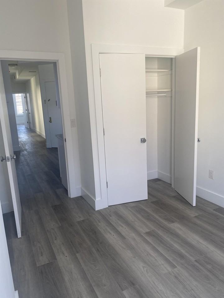 1191-1193 Summit - Photo 7 of 15