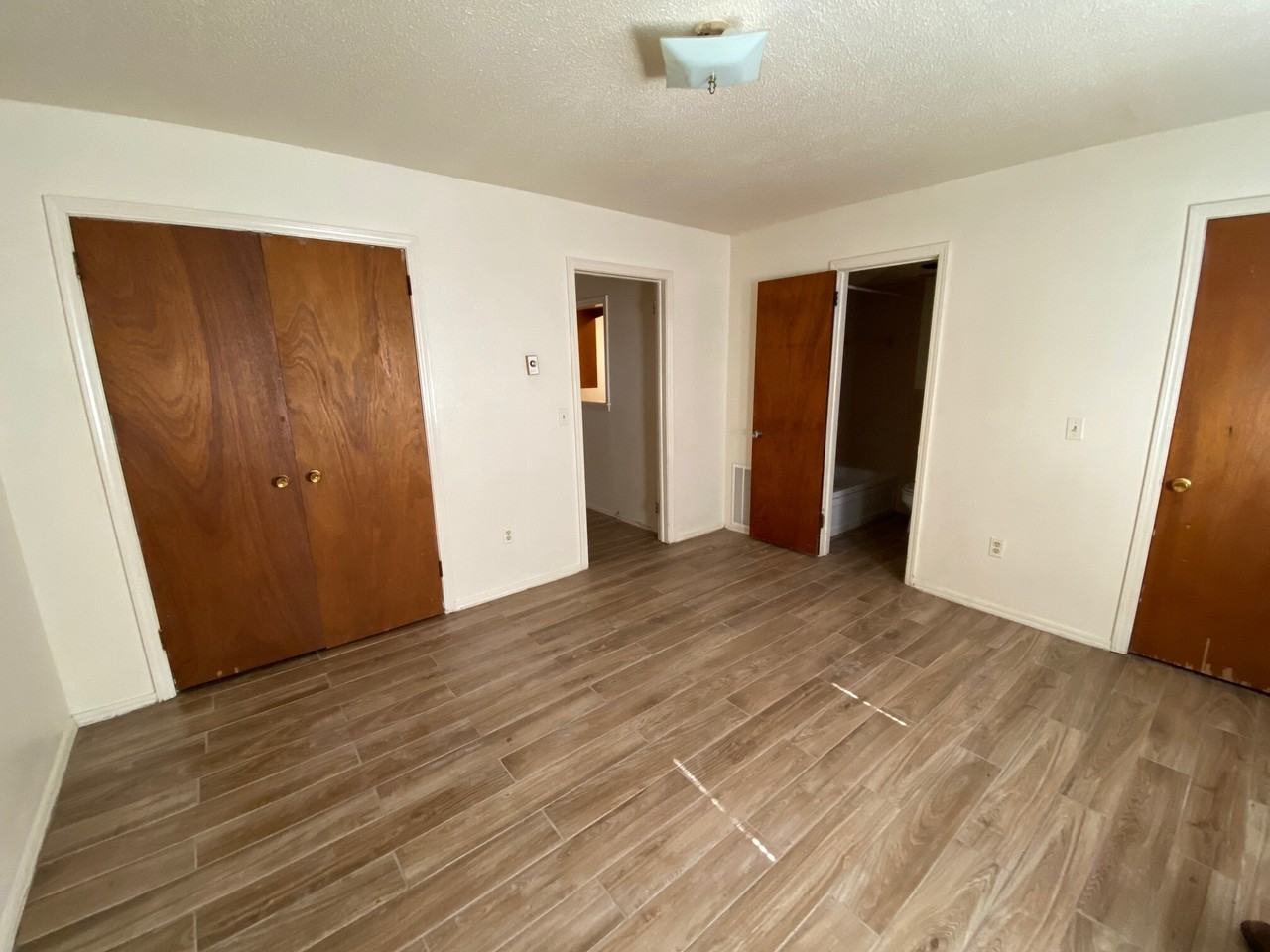 220 Southwest 34th Street - Photo 4 of 38