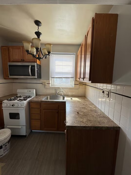628 Wynnewood Road - Photo 2 of 8