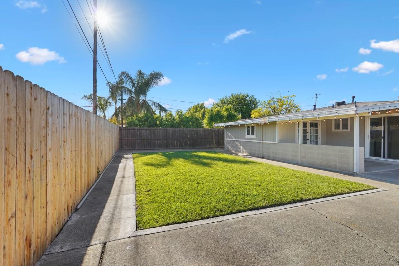 520 Mcknight Ln - Photo 2 of 50