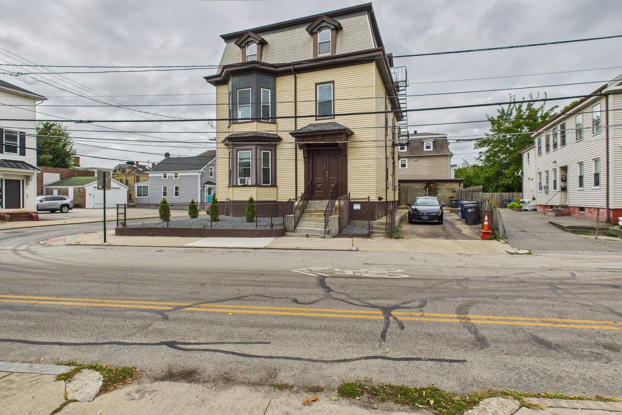 169 Knight Street Unit 3 - Photo 2 of 19