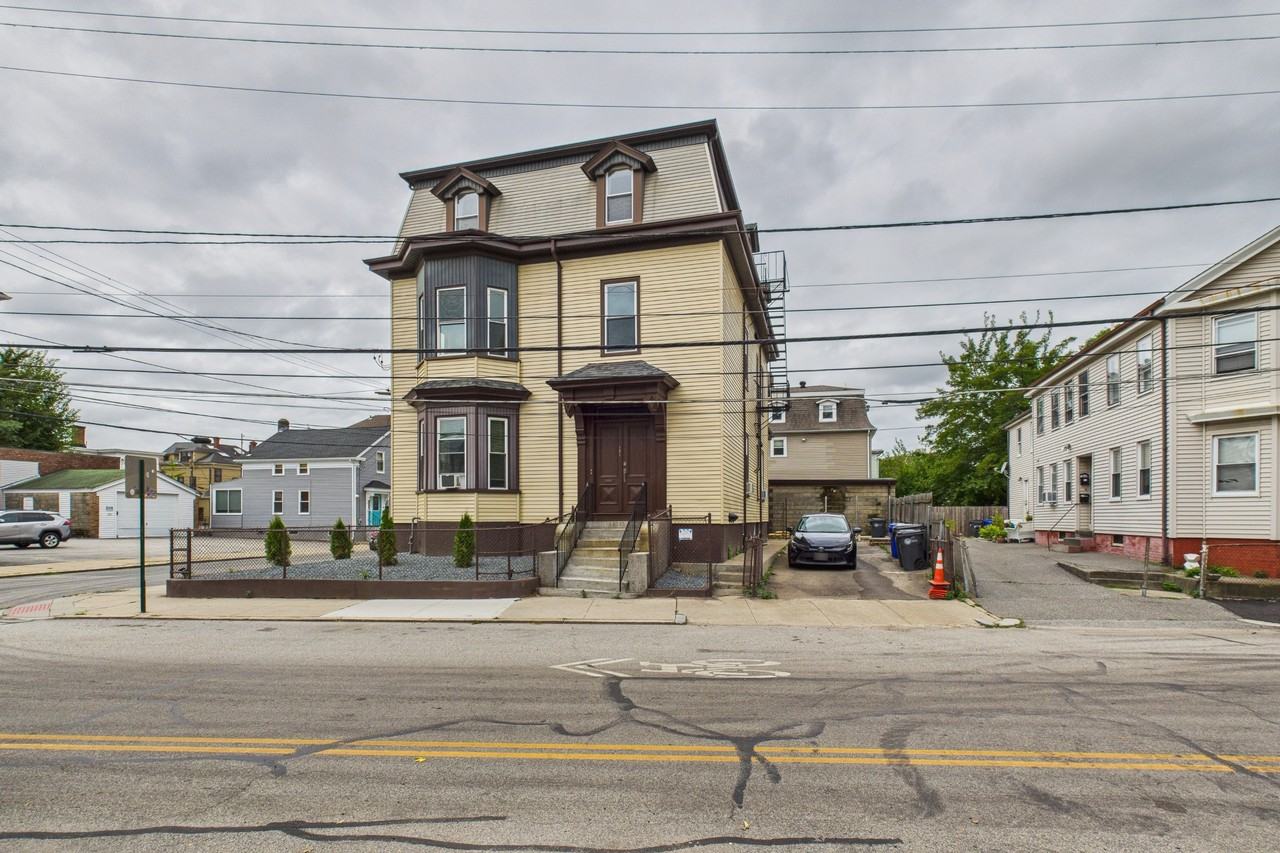 169 Knight Street Unit 3 - Photo 3 of 19