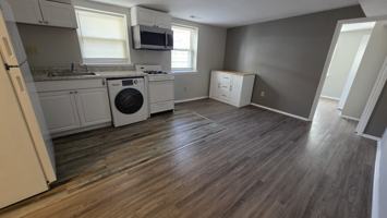 featured image of 17 E Centre St