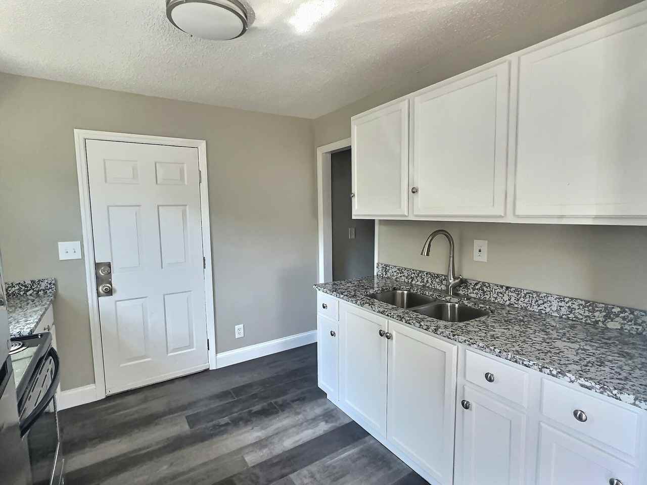 3216 E. 51st Street - Photo 5 of 12