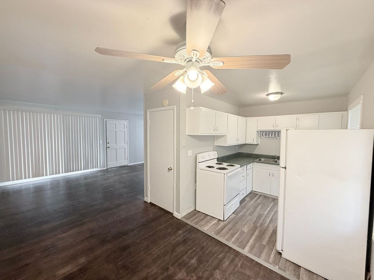14812 Bellaire Ave - Photo 2 of 10