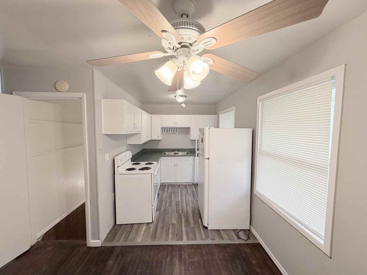 14812 Bellaire Ave - Photo 3 of 10