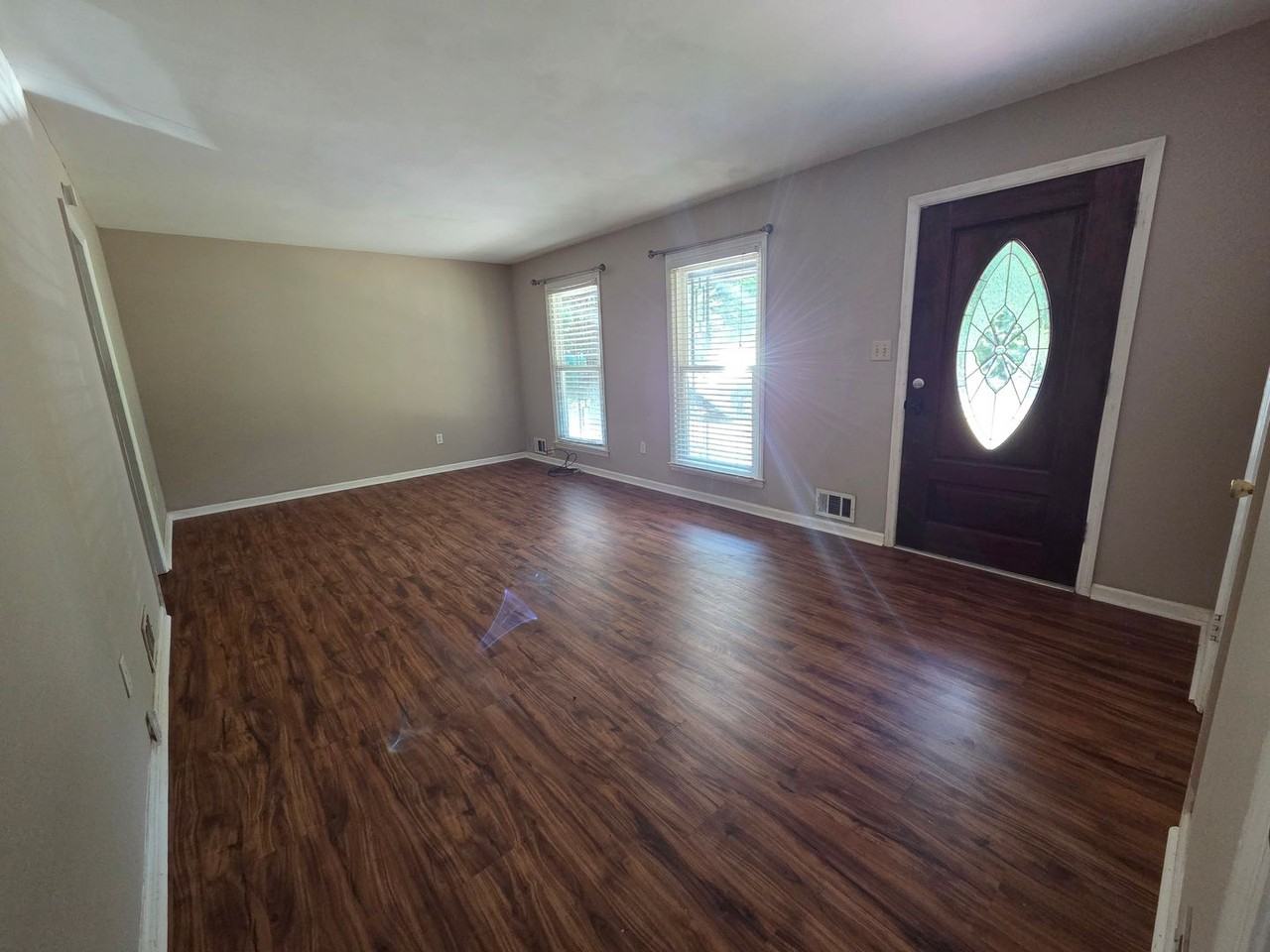 141 College Cir - Photo 3 of 22