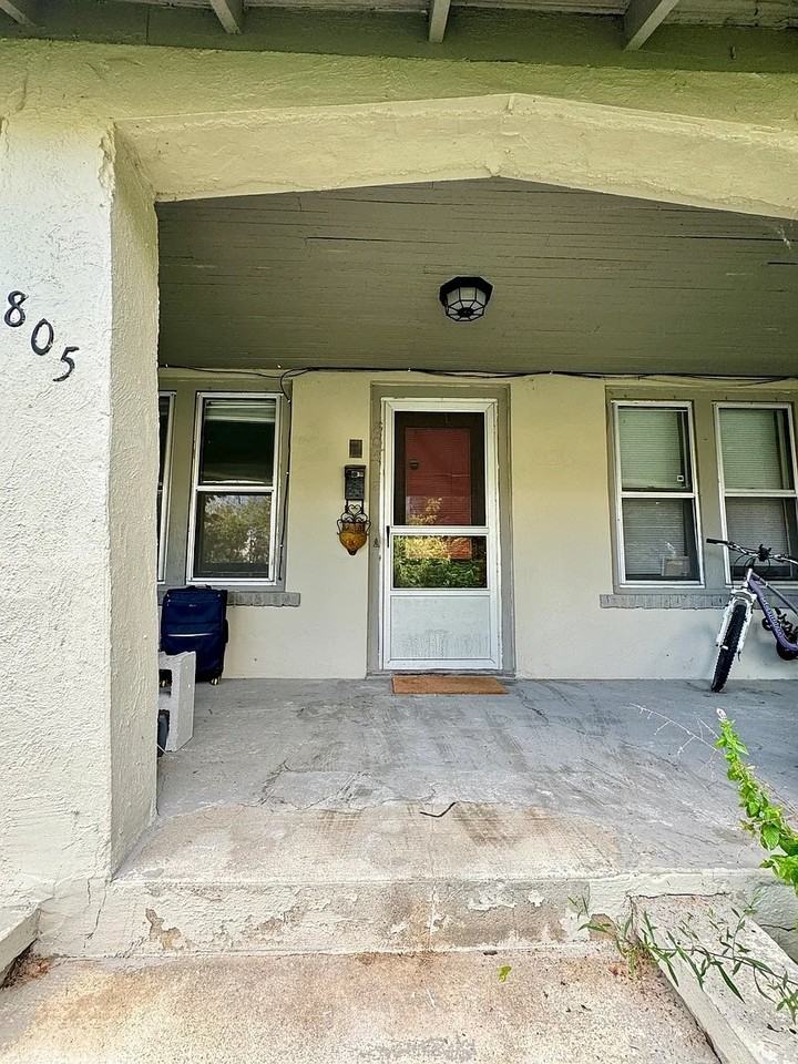 508 West Summit Street - Photo 2 of 7