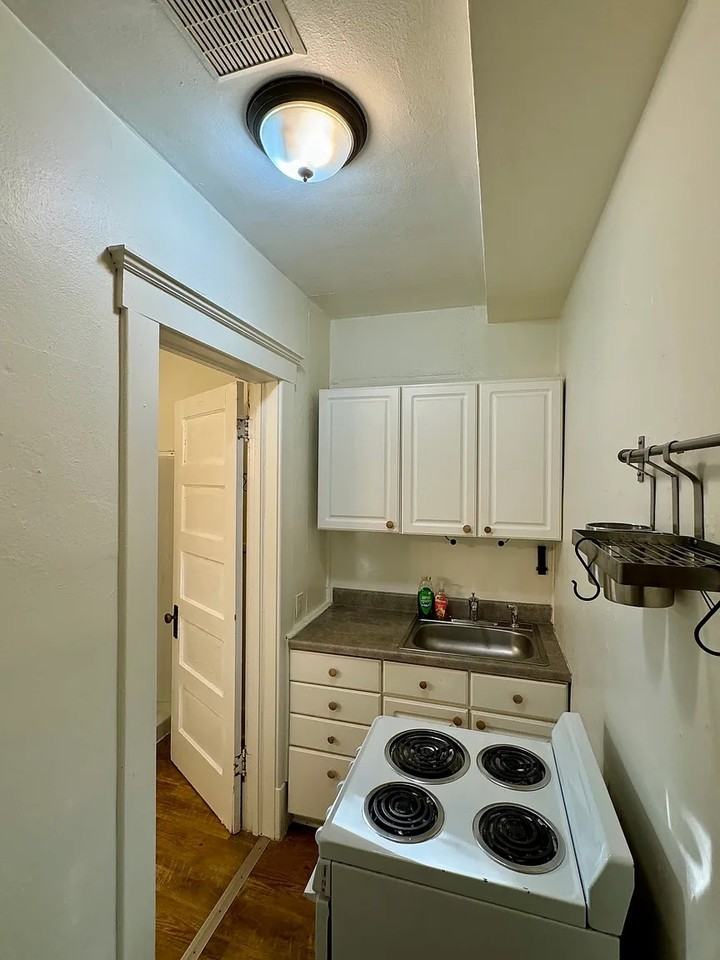 508 West Summit Street - Photo 5 of 7