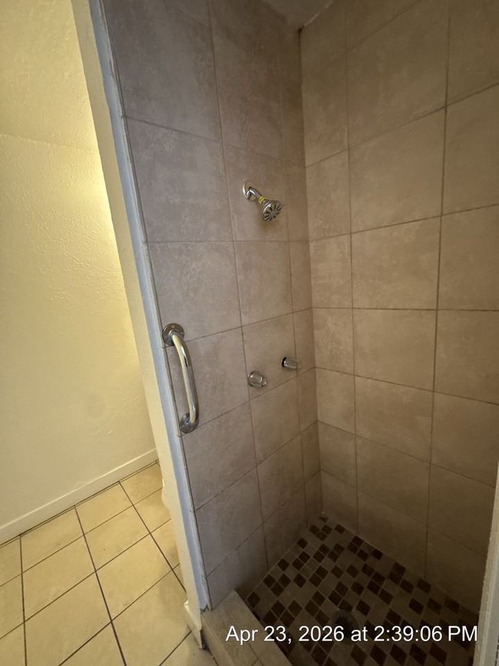 4078 - Photo 6 of 7