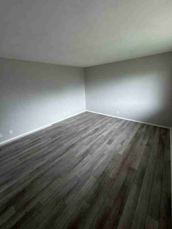 603 W Clay St #18 - Photo 2 of 6