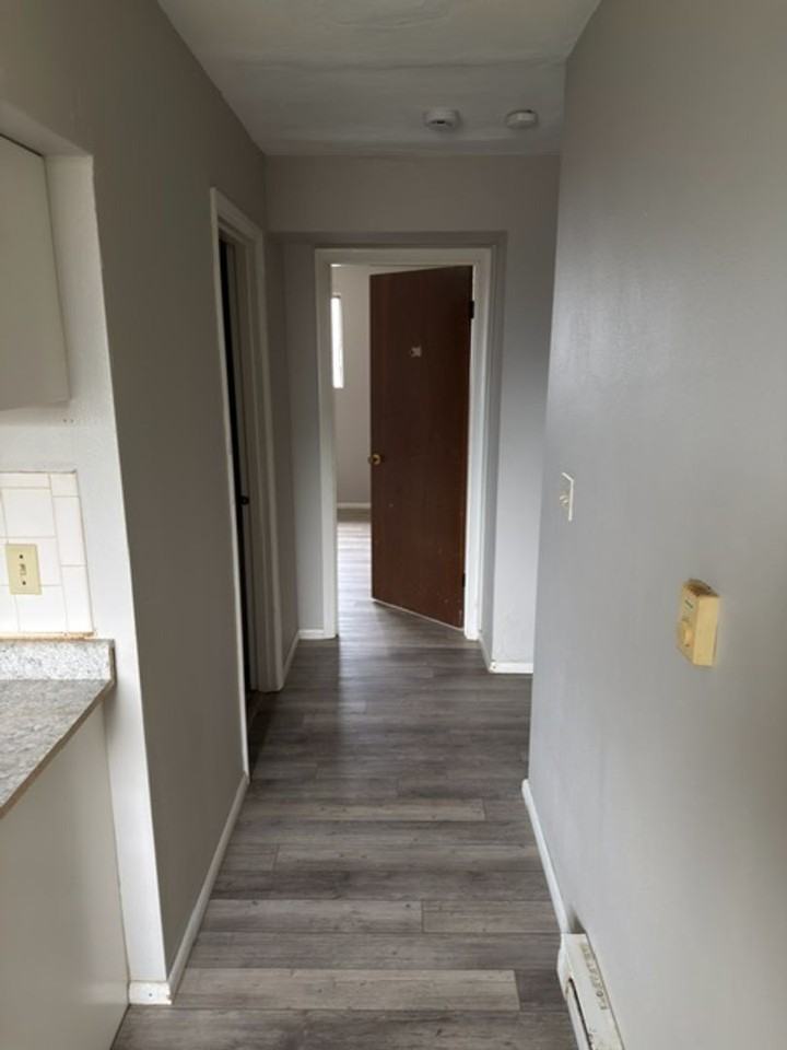 603 W Clay St #18 - Photo 3 of 6