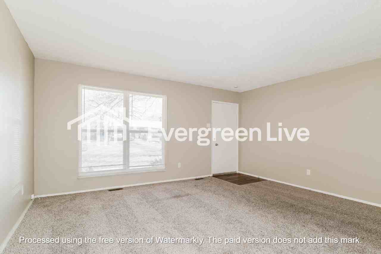 1713 Battlefield Dr - Photo 4 of 15