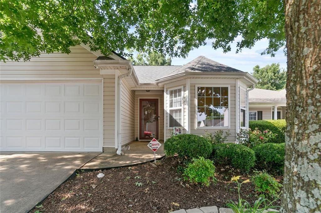 64 Hill Crest Cir - Photo 3 of 18