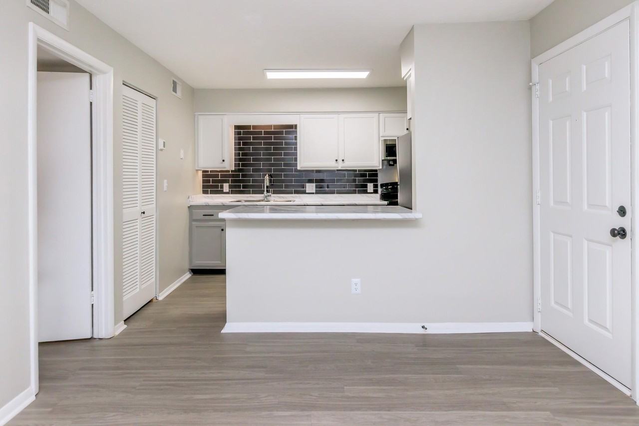 The Roosevelt Apartment Homes - Photo 3 of 37