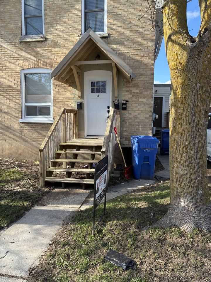 134 9th Street #B - Photo 2 of 12