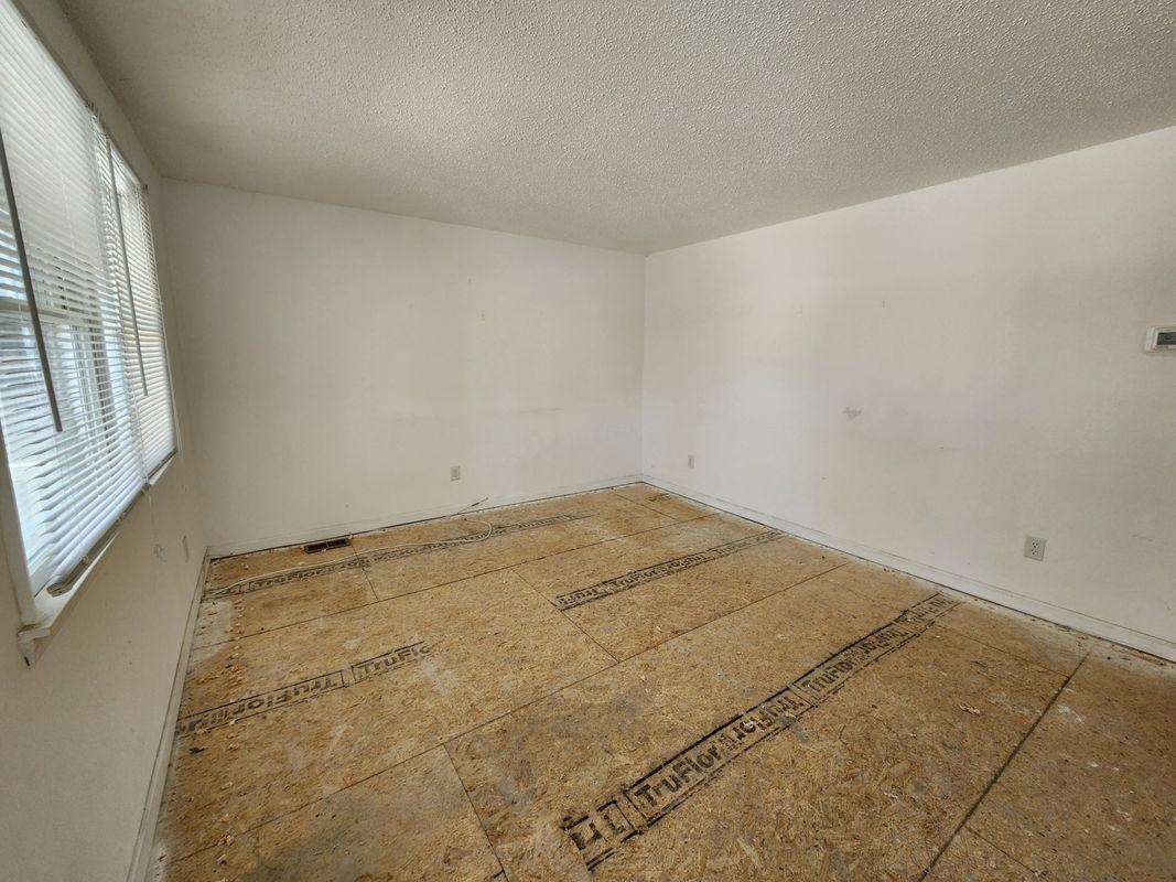 106 N Dudley Ave - Photo 2 of 13