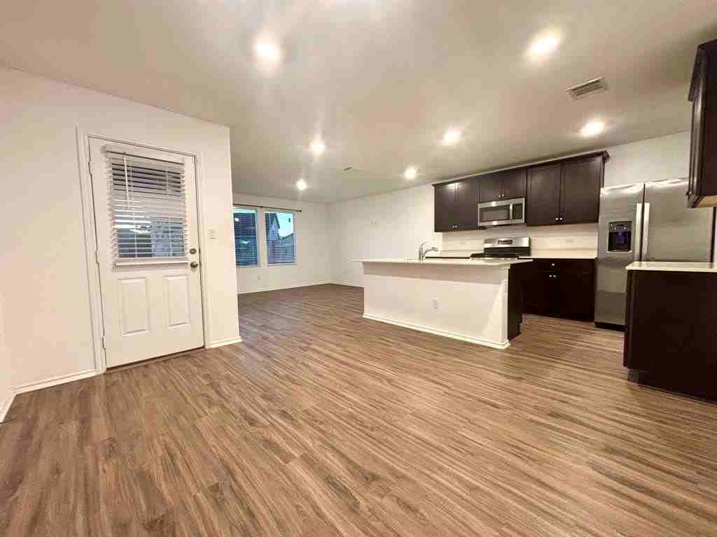 176 Andross Ln - Photo 2 of 3