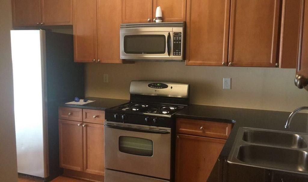 1664 Oakbrook Lake Dr - Photo 3 of 6