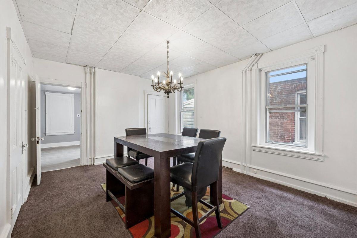 1147 Potter St - Photo 6 of 15