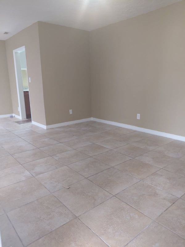 360 Eaton St - Photo 2 of 8