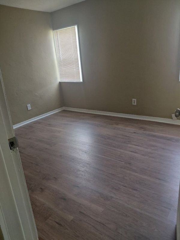 360 Eaton St - Photo 5 of 8