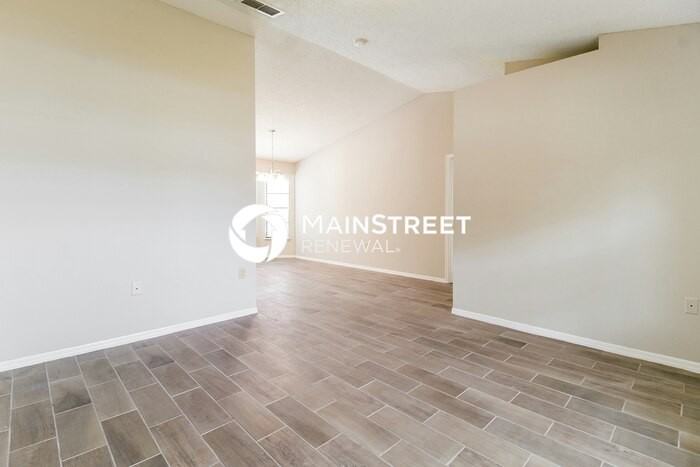 257 Churchill Ct - Photo 2 of 16