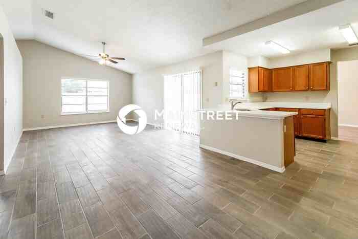 257 Churchill Ct - Photo 3 of 16