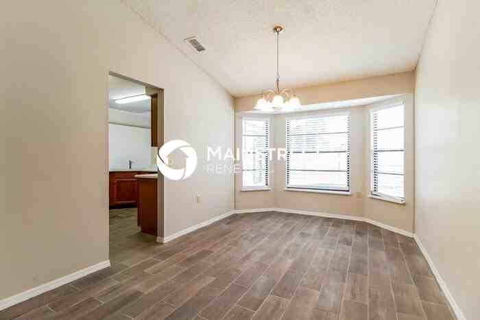 257 Churchill Ct - Photo 5 of 16