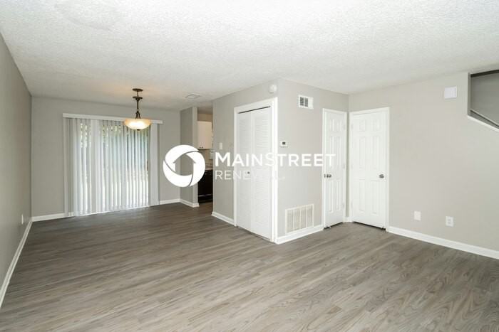 304 Flagstone Way - Photo 6 of 17