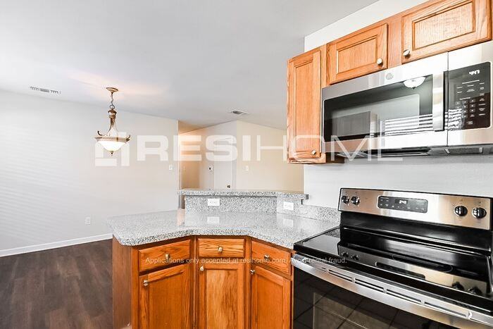 9740 Stonewood Dr - Photo 4 of 23