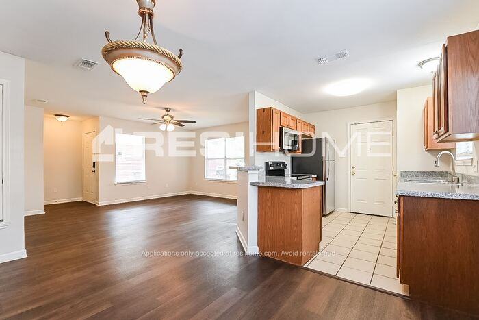 9740 Stonewood Dr - Photo 6 of 23