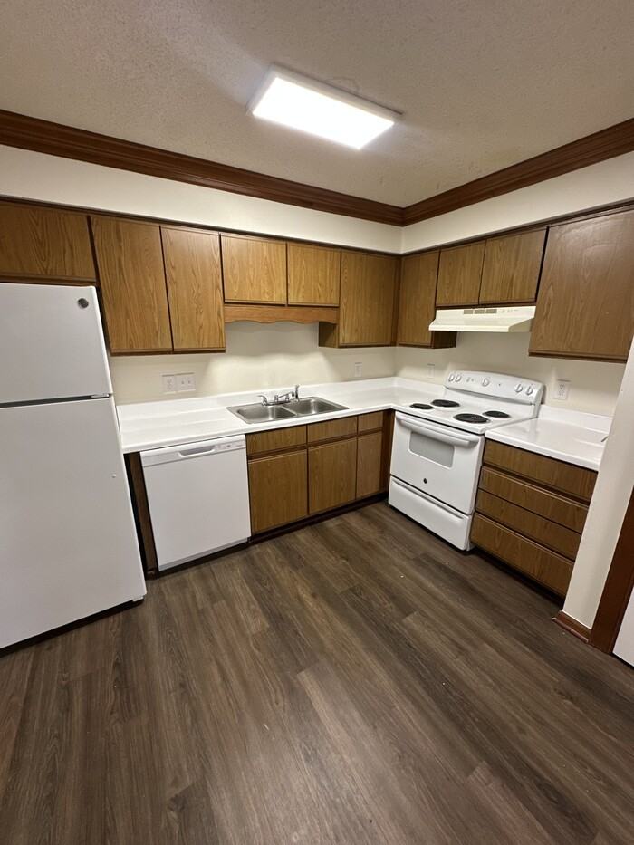 3506 Ivy Commons Dr #202 - Photo 3 of 8