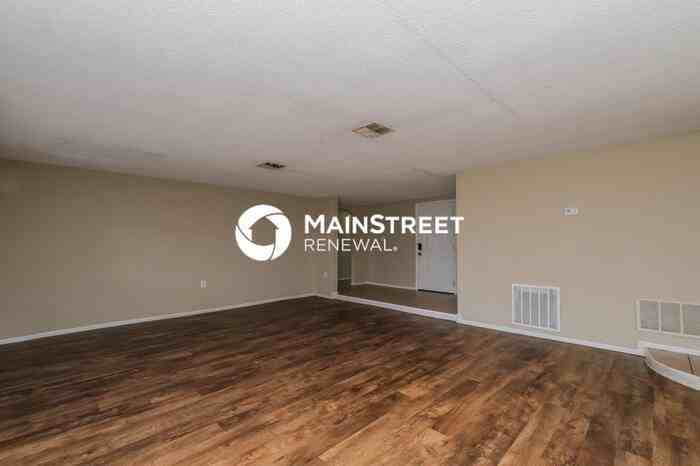 9141 Suffolk Ln - Photo 3 of 16